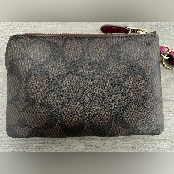 Corner Zip Wristlet In Signature Canvas - Picture 5 of 7